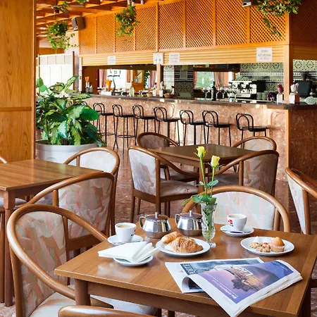 パノラミカ ガーデン ホテル ロス・レアレホス